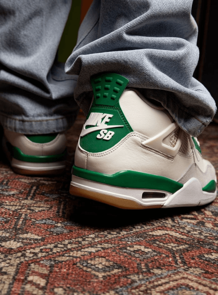 Jordan 4 SB Pine Green - Atmosneak