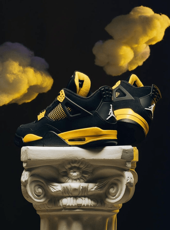 Jordan 4 Thunder (2023) - Atmosneak